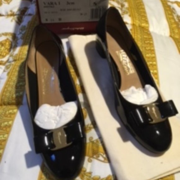 Salvatore Ferragamo Women Shoes 8.5B - Picture 1 of 3